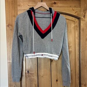Tommy Hilfiger Gray V-Neck Cropped Sweatshirt